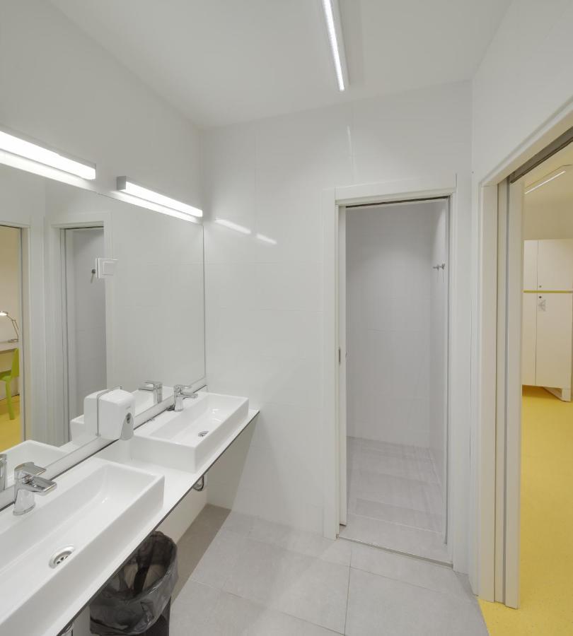 Hi Hostel Stara Pekara Осиек Экстерьер фото