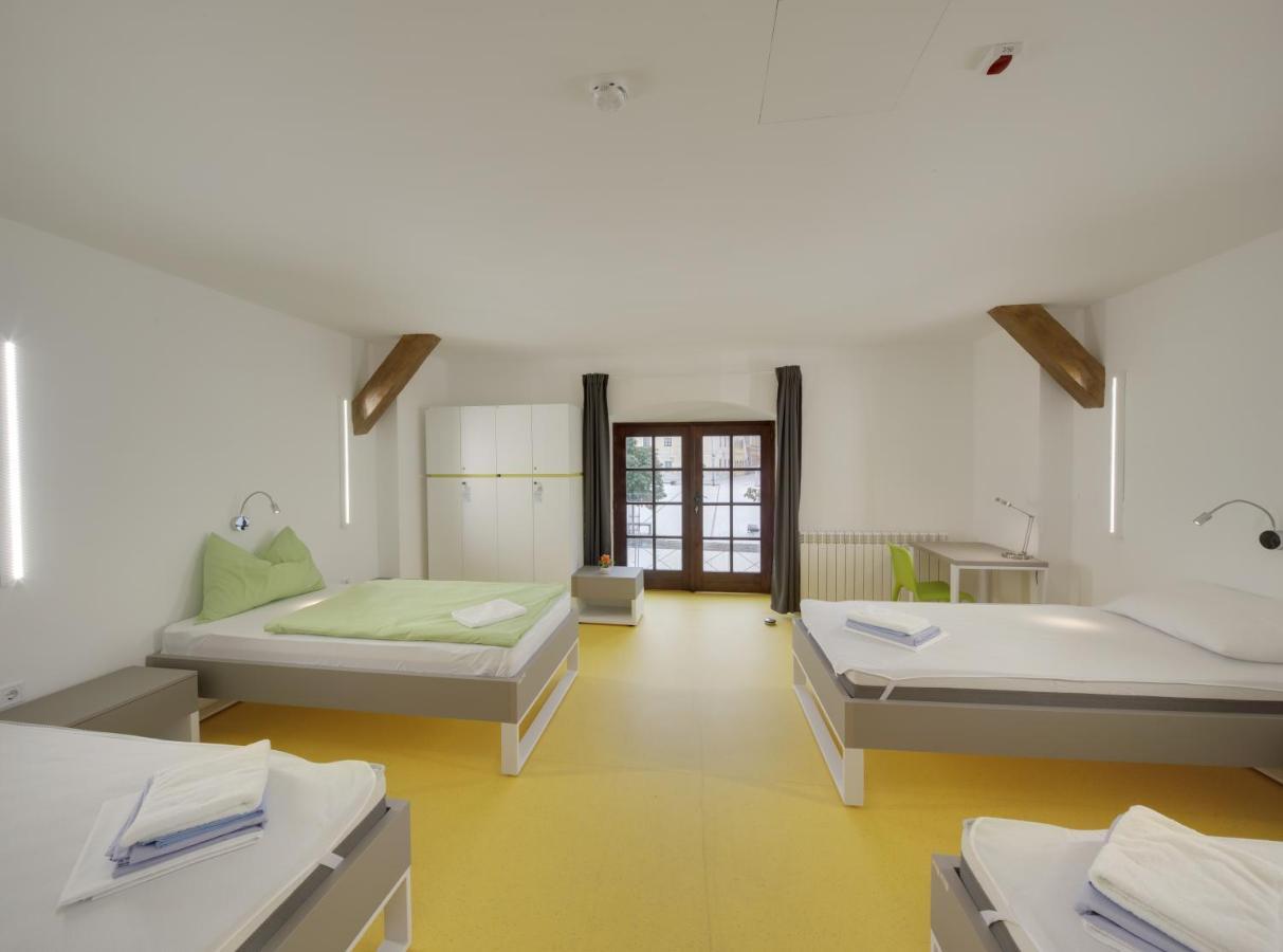 Hi Hostel Stara Pekara Осиек Экстерьер фото