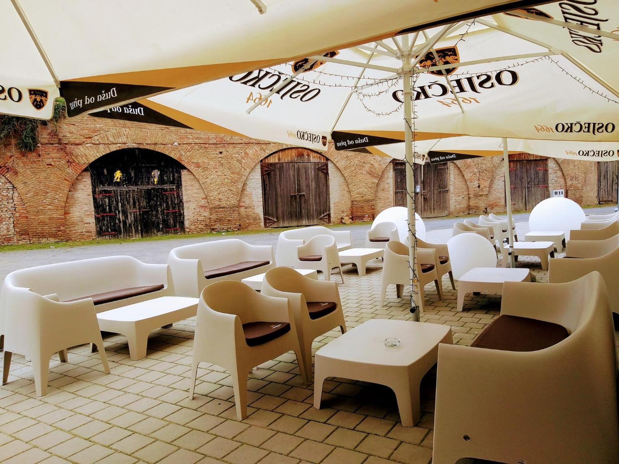 Hi Hostel Stara Pekara Осиек Экстерьер фото